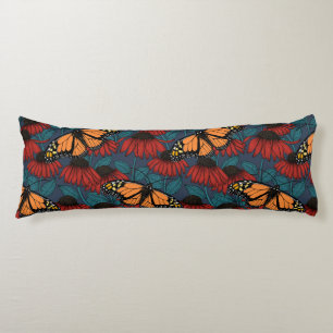 Coussins Longs Papillon monarque sur des fleurs rouges