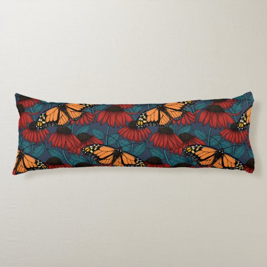 Coussins Longs Papillon monarque sur des fleurs rouges (Devant)