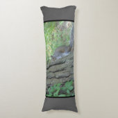 Coussins Longs Peek A Boo Squirrél - (Devant (Vertical))