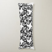 Coussins Longs Pentagone en volute noir sur blanc (Devant (Vertical))