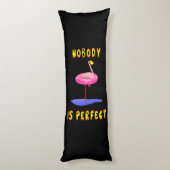 Coussins Longs Personne n'est parfait - flamant avec anneau de na (Dos (Vertical))