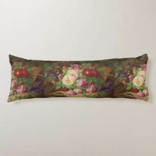 Coussins Longs Pièce rose au plancher de la forêt avec des papill