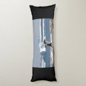 Coussins Longs Pingouin devant une arche de glace (Dos (Vertical))