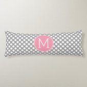 Coussins Longs Pois Pastel rose et gris avec monogramme personnal (Devant)