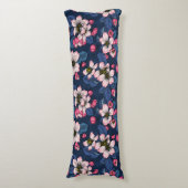 Coussins Longs Pomme fleurit sur un bleu foncé (Devant (Vertical))