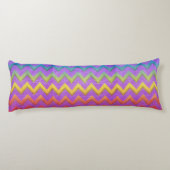 Coussins Longs Rainbow Chevron par Shirley Taylor (Dos)