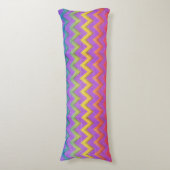 Coussins Longs Rainbow Chevron par Shirley Taylor (Devant (Vertical))
