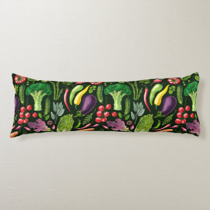 Coussins Longs Récolte de légumes et d'herbes sur le noir