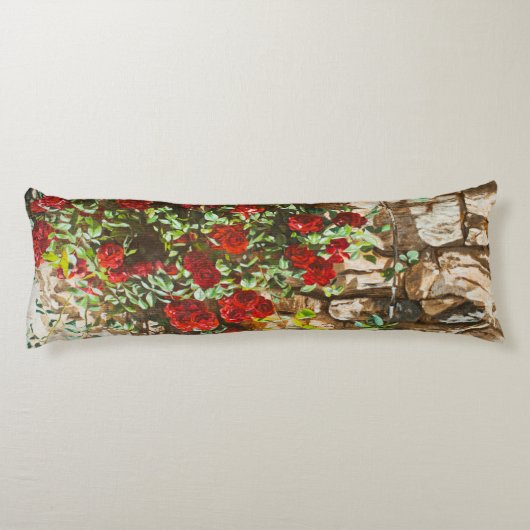 Coussins Longs Red Roses Against a Stone Wall (Dos)