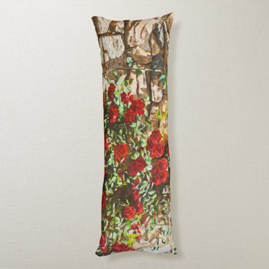 Coussins Longs Red Roses Against a Stone Wall (Dos (Vertical))