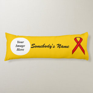 Coussins Longs Red Standard Ribbon Modèle par Kenneth Yoncich