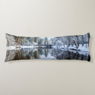 Coussins Longs Réflexion d'hiver chez Yosemite