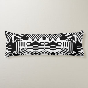 Coussins Longs Réflexions Abstraites : lignes, cubes et monochrom