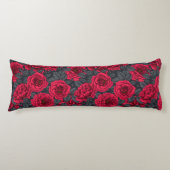 Coussins Longs Roses rouges avec feuilles gris sur noir (Devant)