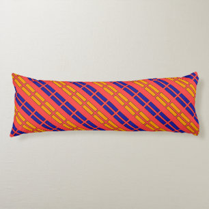 Coussins Longs Rouge + Tirets jaunes bleus