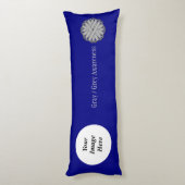 Coussins Longs Ruban de fleurs grises Modèle par Kenneth Yoncich (Dos (Vertical))
