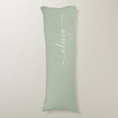 Coussins Longs Sage Green Minimaliste Moderne Monogramme Élégant (Devant (Vertical))