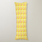Coussins Longs sirène rose nageant jaune (devant Vertical)