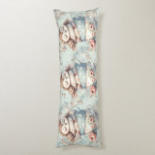 Coussins Longs Sleeping Owl in Stacked Floral Teacups (Dos (Vertical))