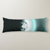 Coussins Longs Snowy mountain mysterious blue neon light (Devant)