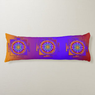 Coussins Longs SRI YANTRA pleine couleur + vos idées