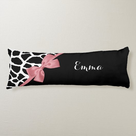 Coussins Longs Tendance Giraffe Imprimer Rosy Rose Bow avec nom (Devant)