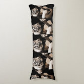 Coussins Longs Tiger Strings – Elegant Musical Art (Devant (Vertical))