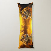 Coussins Longs Tigre et coucher du soleil (Dos (Vertical))