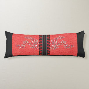 Coussins Longs un design de papier peint rouge et noir
