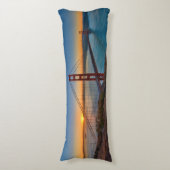 Coussins Longs Un lever de soleil absolument renversant (Devant (Vertical))