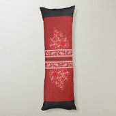 Coussins Longs un motif à croix avec fleurs rouges et vignes (Dos (Vertical))
