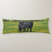 Coussins Longs Vache d'Angus noir et veau mou en pâturage d'été (Dos)