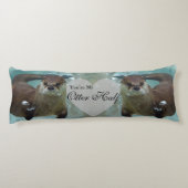 Coussins Longs Votre ma natation de loutre de rivière de brun de (Dos)