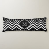 Coussins Longs Zigzag noir et blanc monogramme Chevron (Devant)