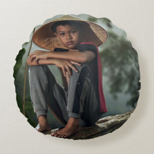 Coussins Ronds Asiatique Boy Fishing