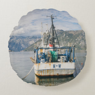 Coussins Ronds Bateau de pêche à la baie pittoresque