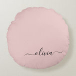 Coussins Ronds Blush Dusty rose moderne Script Girl Monogramme No<br><div class="desc">Blush Dusty Rose Simple Script Monogramme Nom Pouf Coussin. La coussin fait le cadeau parfait pour 16 ans,  mariage,  douche nuptiale,  baby shower ou bachelorette pour quelqu'un décorant sa chambre en or rose.</div>