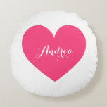 Coussins Ronds Coeur rose chaud et Motif Pois Personnalisé<br><div class="desc">Coussin ronde moderne et mignon avec un coeur et motif pois en rose chaud. Ce coussin personnalisable sera parfait comme cadeau. Des articles similaires et d'autres couleurs sont disponibles.</div>