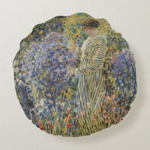 Coussins Ronds Dame dans un jardin de Frederick Frieseke, Beaux-a