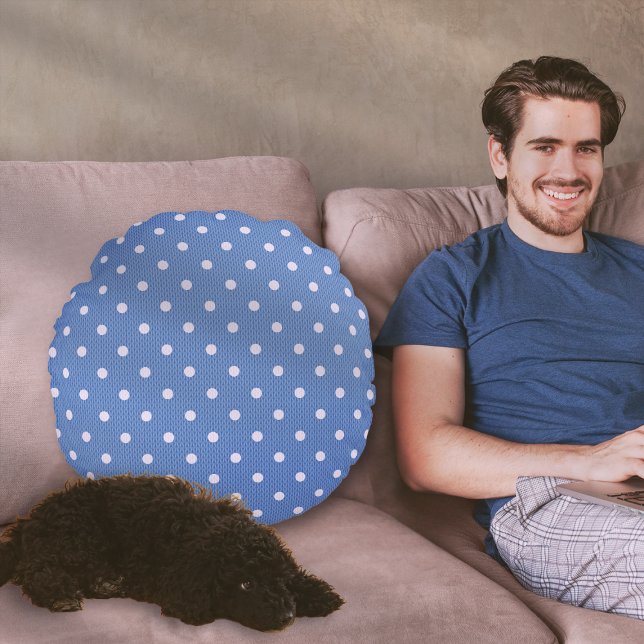 Coussins Ronds Dotty Delight Blue (A Dotty Delight Blue Round Pillow on the sofa.)