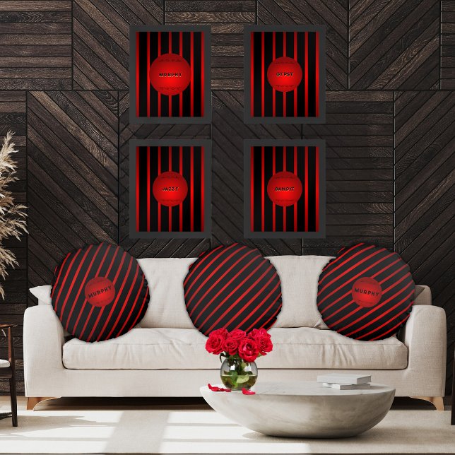 Coussins Ronds Élégant Diagonal Noir Red Stripes Nom du monogramm (Stylish, vivid crimson red and black diagonally striped round accent pillows personalized by you)