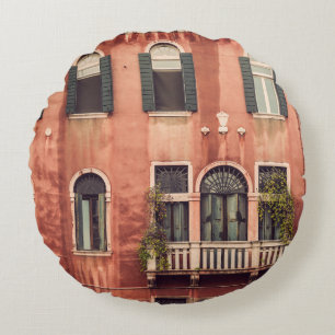 Coussins Ronds Façade d'une vieille maison typique à Venise, Ital