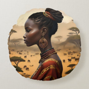 Coussins Ronds Femme Tribale Qui Regarde Son Paysage Africain,