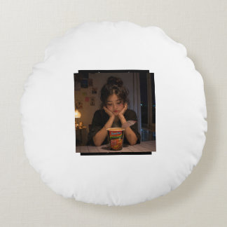 Coussins Ronds Fille aux Nouilles