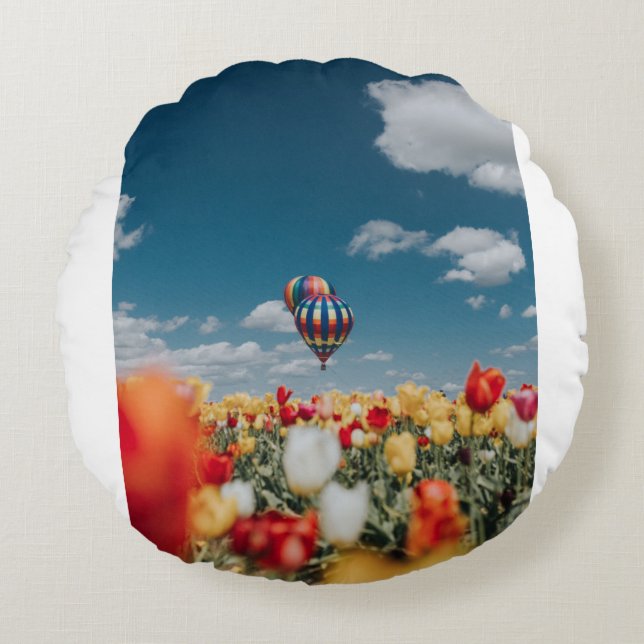 Coussins Ronds Fleurs de tulipe jaune et rouge sous montgolfière (Devant)