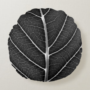 Coussins Ronds Gros plan sur une feuille lumineuse en noir et bla