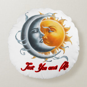 Coussins Ronds La Lune et le Soleil tombant dans l'Amour sur un B