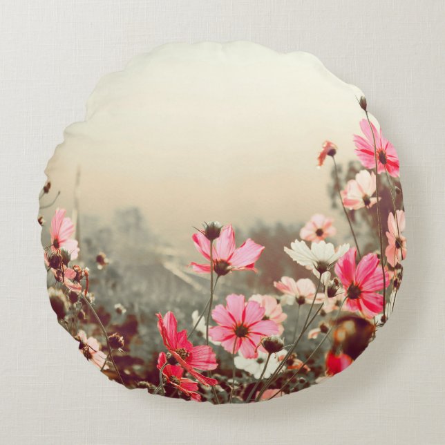 Coussins Ronds Lumière du matin, cosmos rose fleurissant. (Devant)