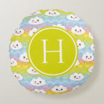Coussins Ronds Motif de monogramme de nuages kawaii Emoji colorés<br><div class="desc">Ajoutez une touche mignonne à votre salon ou chambre avec cet adorable coussin monogramme. Il présente des nuages kawaii avec un motif de vagues colorées. Personnalisez ce coussin de nuages en ajoutant un monogramme. Ce coussin rond à motif kawaii sera parfait comme cadeau personnalisé.</div>