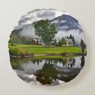 Coussins Ronds Peu de Chambre en brume sur le lac